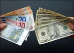 Українці скуповують валюту в очікуванні інфляції