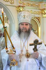 Чому владика Феодор змушує духовенство Мукачівської єпархії носити ризи російського обряду?