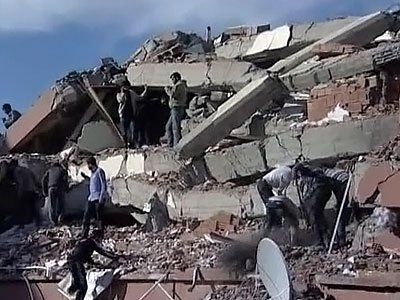 Кількість жертв землетрусу в Туреччині перевищила 200 людей (Відео)
