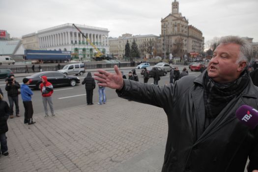 День свободи на Майдані: "помаранчеві" пішли стіною на мітинг Калашнікова (Фото-Відео)