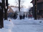 «Фронт Змін» прибирав у Чернівцях від снігу місця, до яких у комунальників руки не доходили