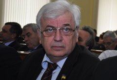 Голова Чернівецької обласної ради в день заробляє 800 грн
