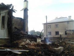 Допоможіть буковинській родині відновити після пожежі хату