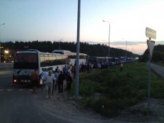 Регіонали не заплатили людям за мітинг. Ті перекривають дороги