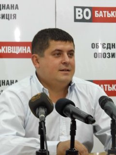 Народний депутат Максим Бурбак: про вибори в Чернівцях, футбол і тендери