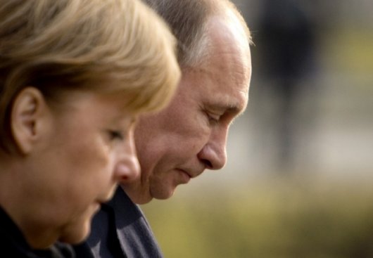 Меркель з Путіним вирішить "українське питання", щоб не було вибору "або-або"
