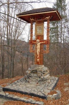 На перевалі Німчич встановлено відновлений історичний Хрест