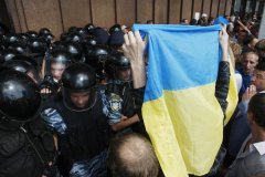 Україна близька до жорстокої революції
