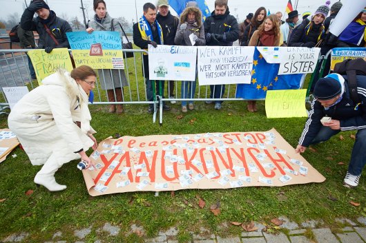 В Страсбурзі вимагають заблокувати рахунки Януковича та його родини