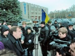 30 одеських мітингувальників за Януковича перейшли вночі на Евромайдан