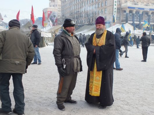 Уночі протистояння мітингувальників і беркутівців було не таким інтенсивним, як ввечері