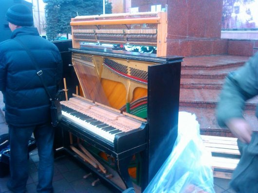 У Чернівцях з’явилося революційне піаніно