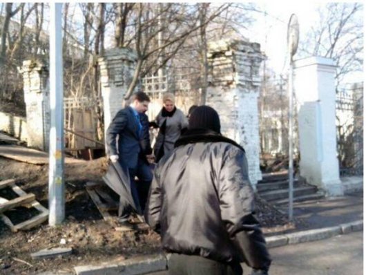 Протестувальники кидали камінням у Богатирьову