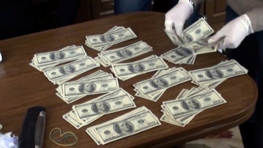 Три чиновники на Буковині отримали 114 тис доларів хабара