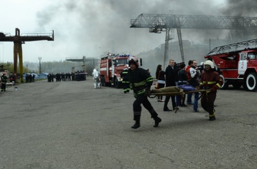 Чернівецькі пожежники успішно загасили палаючий вагон та евакуювали пасажирів