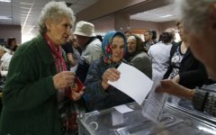 У Чернівцях після закриття виборчих дільниць у чергах залишились десятки виборців