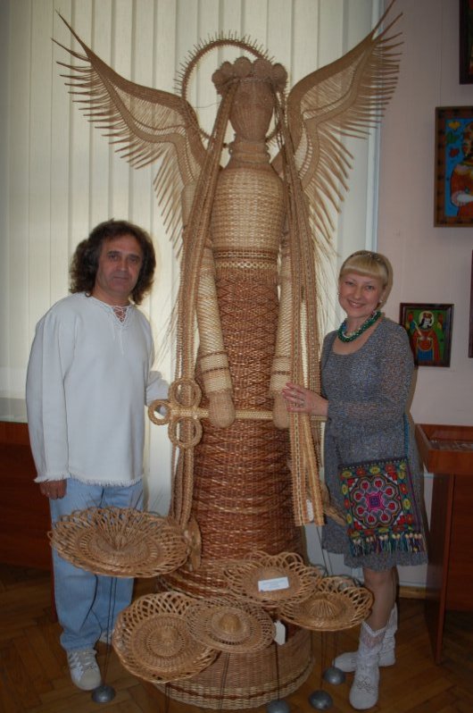 У Чернівцях відкрилася виставка майстра народної творчості Івана Снігура (ФОТО)