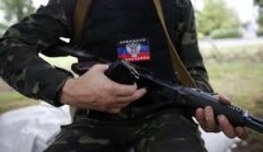 Жителі селища на Донбасі розігнали бойовиків і розібрали їхній блокпост