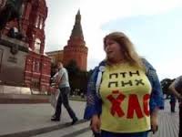 У Москві перед Кремлем співали "Путін – х*йло" та кричали "Слава Україні" (відео)