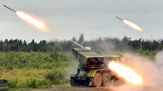 Бойовики обстріляли українських військових системою "Град", близько 30 осіб загинули.