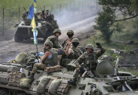 Військові розблокували аеропорт в Луганську і знищили бойовиків під Зеленопіллям