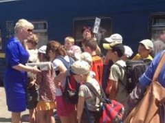 Чернівці готові приймати дітей з Донбасу, терористи не відпускають їх