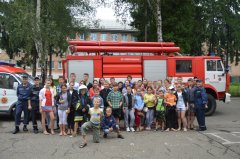 Чернівецькі рятувальники провели акцію для дітей вимушених переселенців