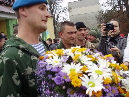 Буковина зустріла військових, які повернулись із зони АТО (фоторепортаж)