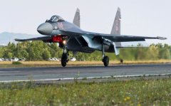 Російські військові літаки здійснили маневр вздовж української берегової лінії