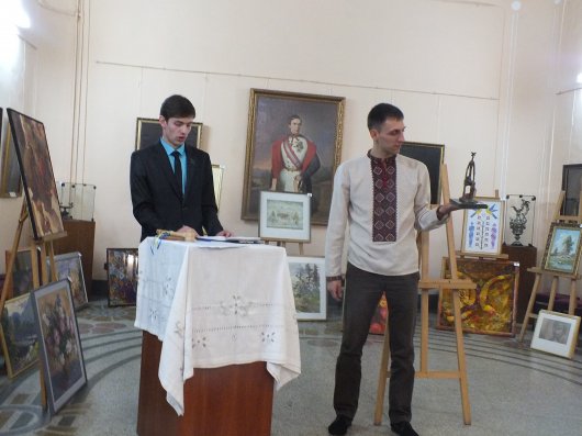 У Чернівцях пройшов перший аукціон для допомоги українській армії
