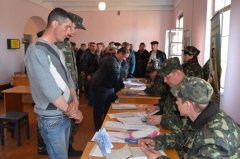 На захист України нова більшість у Раді хоче мобілізувати всіх чоловіків