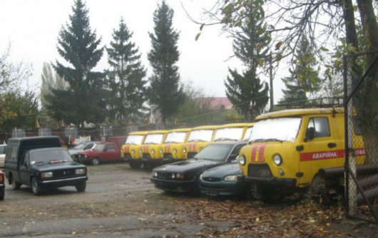 Держпідприємство у Чернівцях приховує сотні автомобілів від відправки до зони АТО