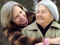 Жінки знову мають право виходити на пенсію з 55-річного віку