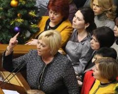 В українському парламенті жінки працьовитіші од чоловіків
