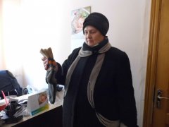 Пенсіонерка з Чернівців принесла теплий подарунок для воїнів АТО
