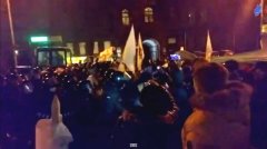 У Києві - Фінансовий Майдан.  Міліція бульдозером знесла намет протестувальників  ВІДЕО