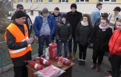 У Чернівецькій області рятувальники та волонтери проводять практичні заняття у навчальних закладах області