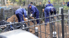 В Росії вже розкопують могили, щоб дістати звідти цінності