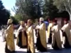 Лисичанськ: священиків Московського патріархату замість молебня змусили співати гімн України (відео)