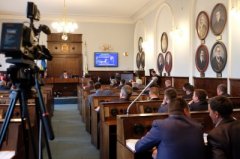 Які партії та депутати потрапляють до Чернівецької міської ради