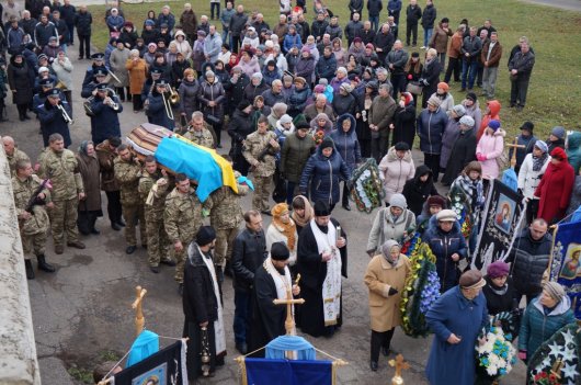 Новодністровськ попрощався із померлим від опіків у зоні АТО Сергієм Корнецьким