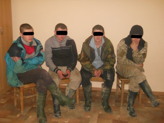 Четверо молодиків намагалися незаконно перетнути кордон в Красноїльську