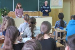 Буковинські рятувальники розповіли буковинським школярам про правила безпеки