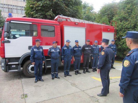Чернівецькі рятувальники отримали новий сучасний пожежний автомобіль