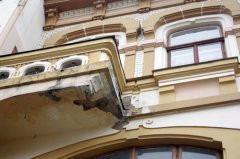 Будинки по вулиці Панській у Чернівцях валяться на голови перехожих