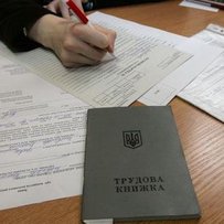 Чернівецькі податківці знайшли на 5,5 млн. грн. «зарплатних» порушень
