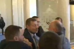 "Ти працюєш на Москву!": В мережу виклали відео нападу на радикала Мосійчука у Верховній Раді
