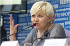 Через мову: Українська письменниця кинула решту в обличчя касиру жіночого магазину