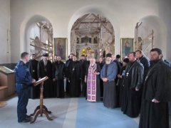 Рятувальники Буковини нагадали священнослужителям правила безпеки під час святкування Великодня