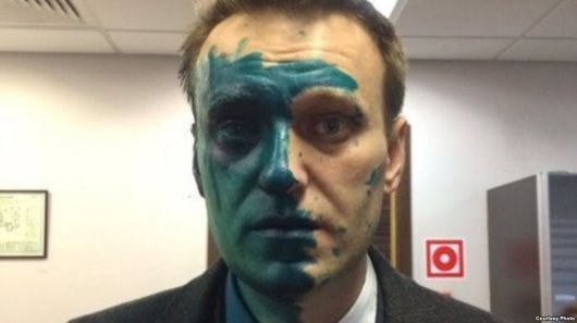 Навальний заявляє, що поліція навмисно не розслідує напад на нього